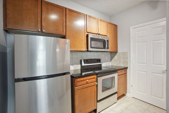 Building Photo - 1250 Parkwood Cir SE