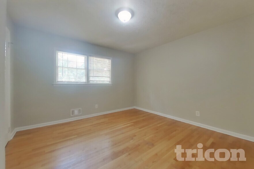 Building Photo - 2301 Cochise Dr