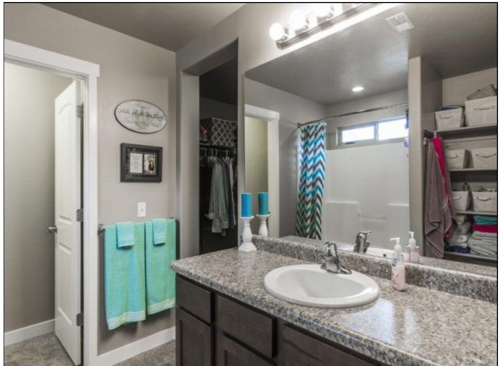 Building Photo - 2668 Cottonwood Dr