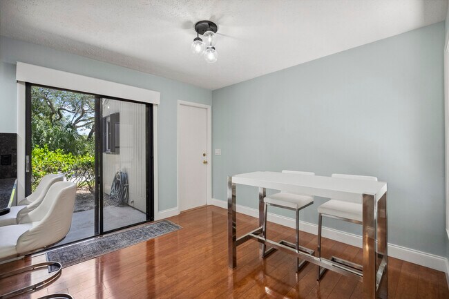 Building Photo - 5300 SE Schooner Oaks Way