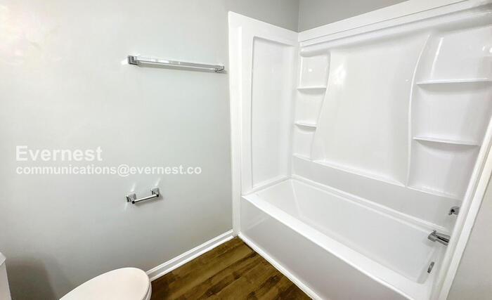 Building Photo - 14005 Glenview Dr SW