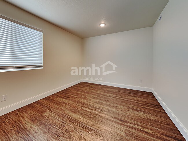 Building Photo - 3331 S 2580 W