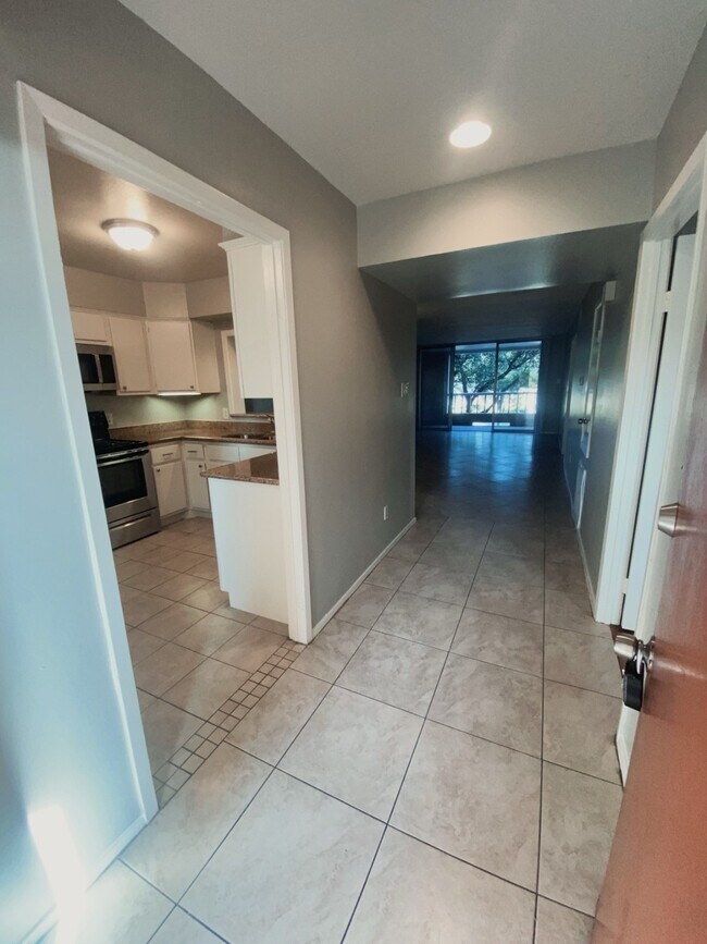 Building Photo - 2210 Dorrington St