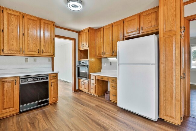 Building Photo - PROCUREMENT ONLY 334 Porter Road - Available Now! Ranch style home with spacious floor plan & bea...