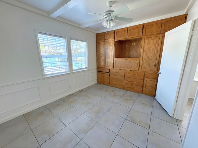 Building Photo - 587 E Arrow Hwy