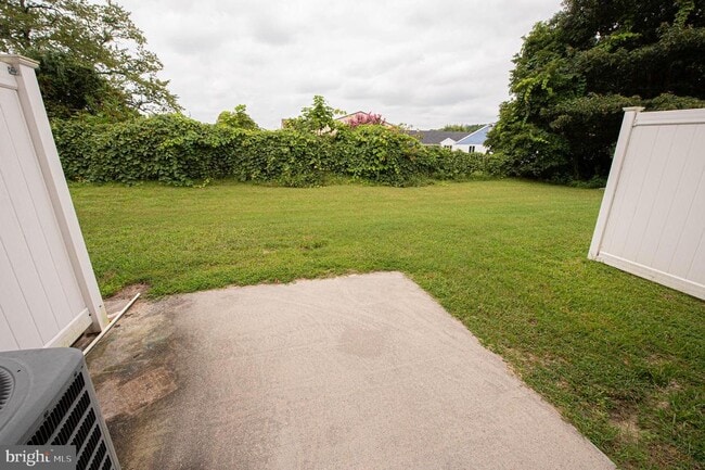 Building Photo - 438 Parkview Ct