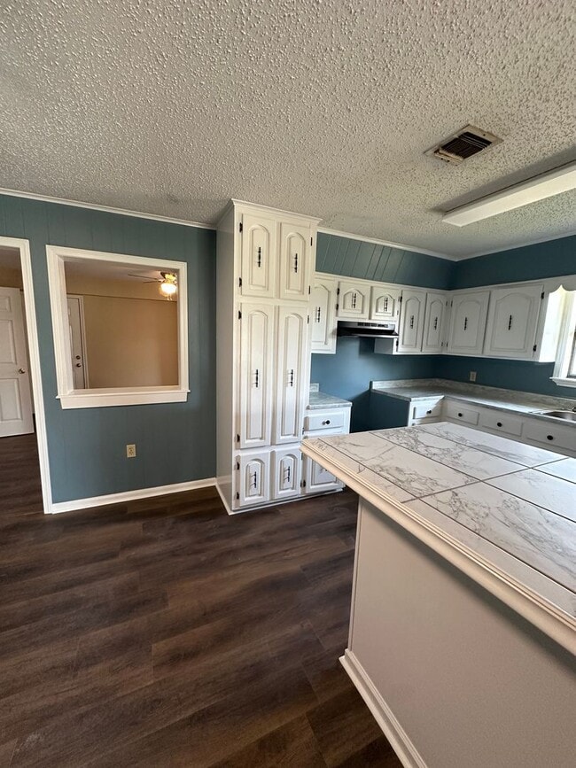 Building Photo - Newly renovated 3 bedroom 2 bath in East Houma