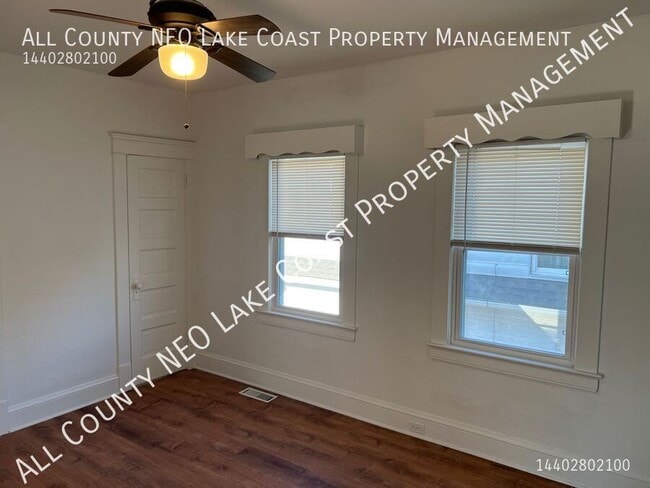 Building Photo - 2118 Dowd-#2 Up