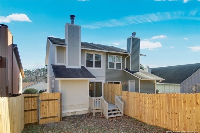 Building Photo - 5940 Laguna Dr