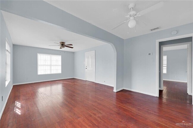 Building Photo - 913 N 3rd St
