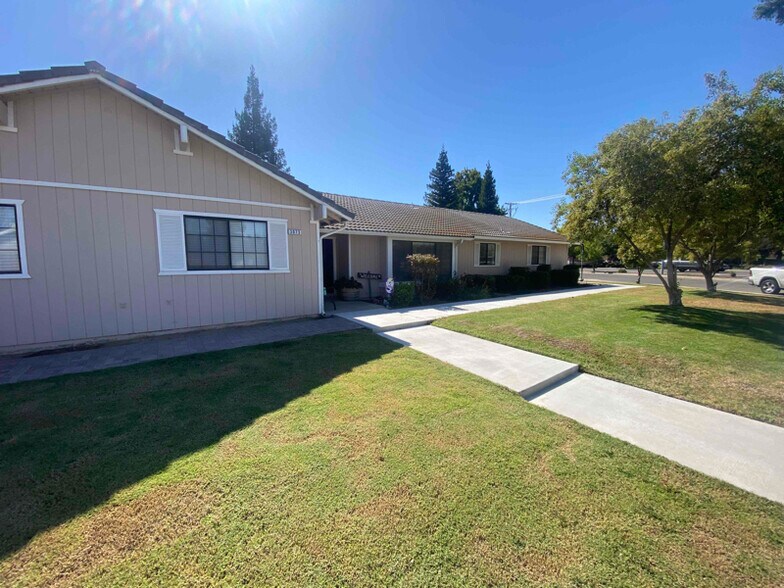 Building Photo - 3073 Fowler Ave
