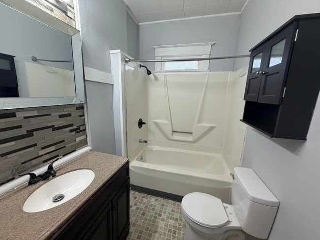 Building Photo - 115 Conron-E