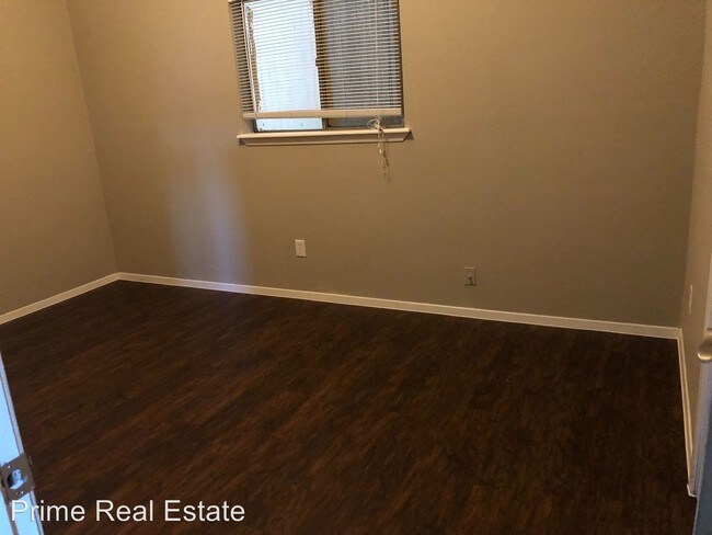 Building Photo - 2 br, 1 bath Apartment - 10518 Heizer Drive