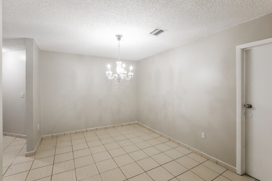 Building Photo - 10724 SW 144th Ct