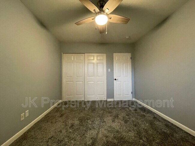 Building Photo - 4205 3rd Ave N