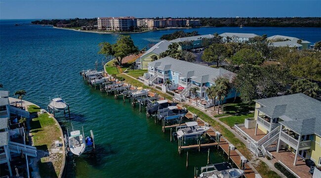 Building Photo - 5196 Beach Dr SE