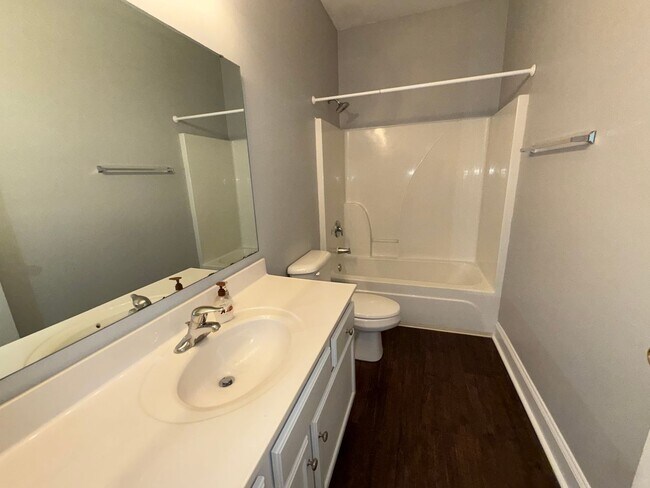 Building Photo - Renovated Cornelius Condo | Two Covered Balconies | Walk to Downtown & Antiquity | Lake Norman Area