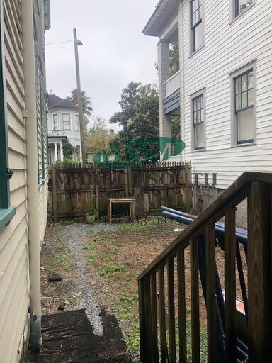 Building Photo - 308 E Waldburg St