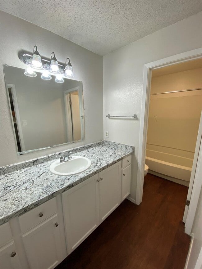 Building Photo - 806 Sirocco Dr
