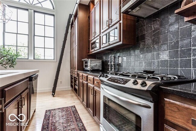 Building Photo - 1529 Alabama St