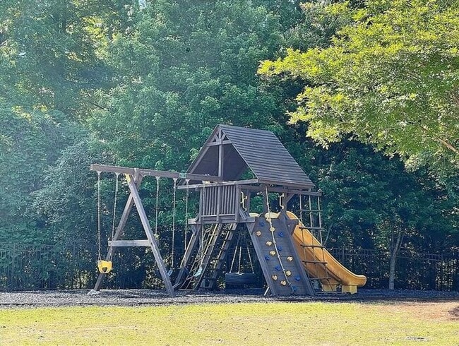 Building Photo - 4160 Madison Bridge Dr