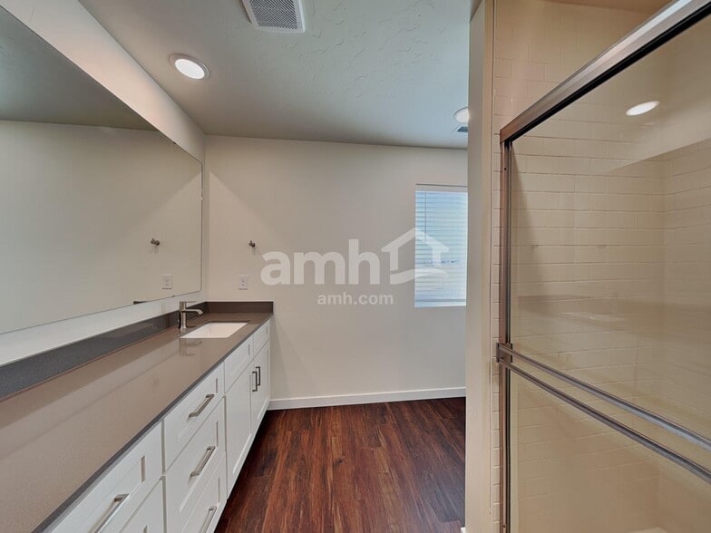 Building Photo - 9508 W Shumard St