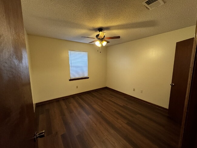 Building Photo - Home for Rent