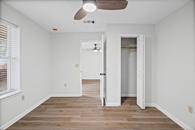 Building Photo - 2604 Canterbury St