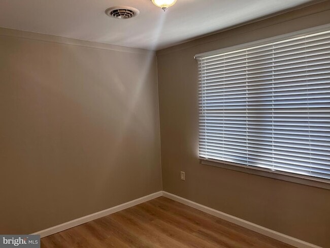 Building Photo - 145 Wilson St