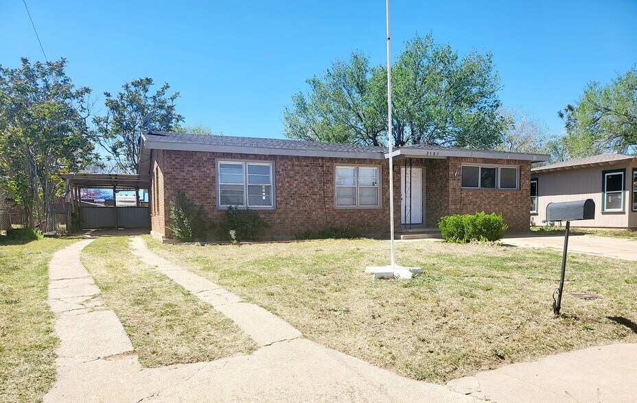 Building Photo - 3789 Sunset Ave