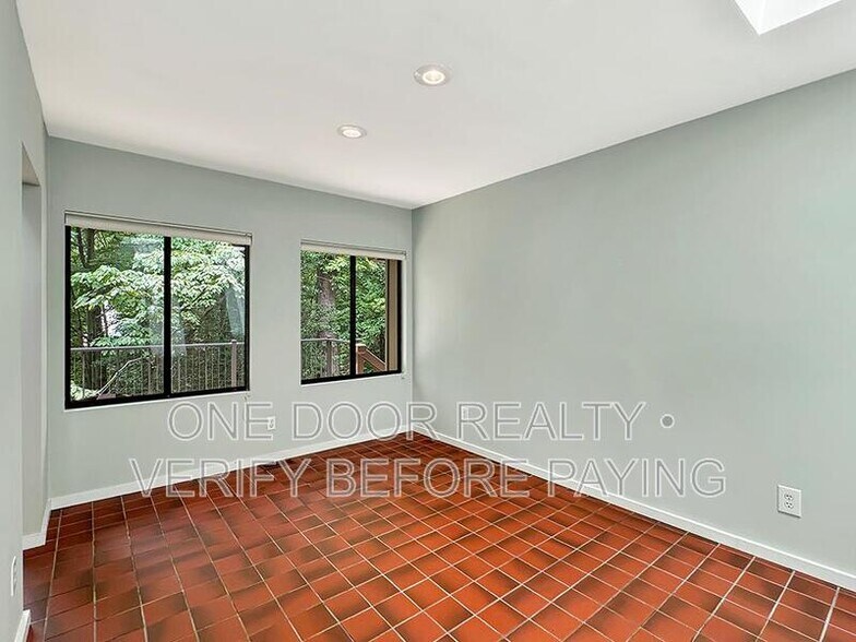 Building Photo - 609 Indian Springs Ct