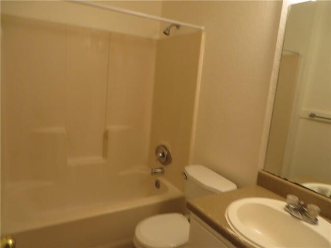 Building Photo - 2217 Katy Ln