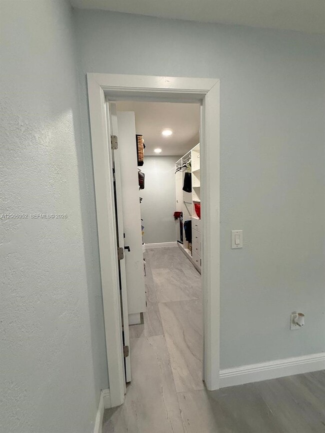 Building Photo - 423 NW 32nd Pl