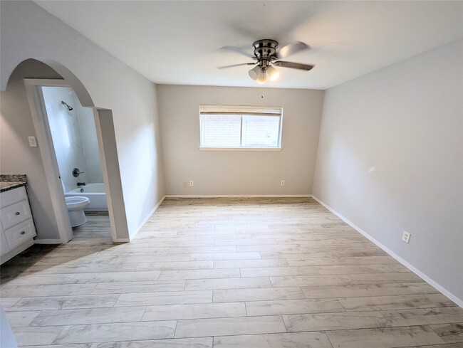 Building Photo - 15267 Morning Dove Dr