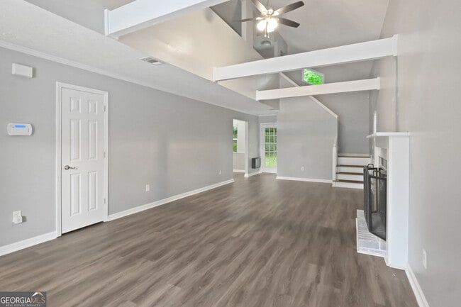 Building Photo - 5883 Brookside Dr SE