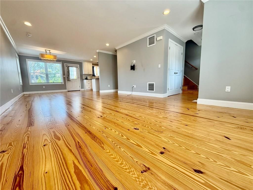 Building Photo - 52 Bedlow Ave