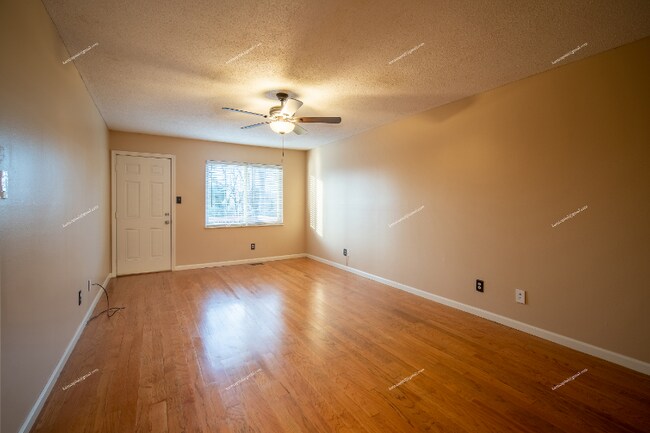 Building Photo - 8709 Olde Colony Trail