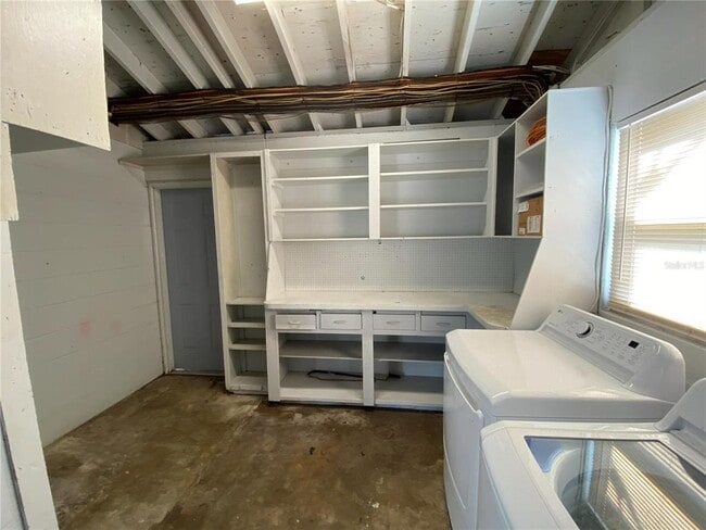 Building Photo - 2606 Aloma Ave