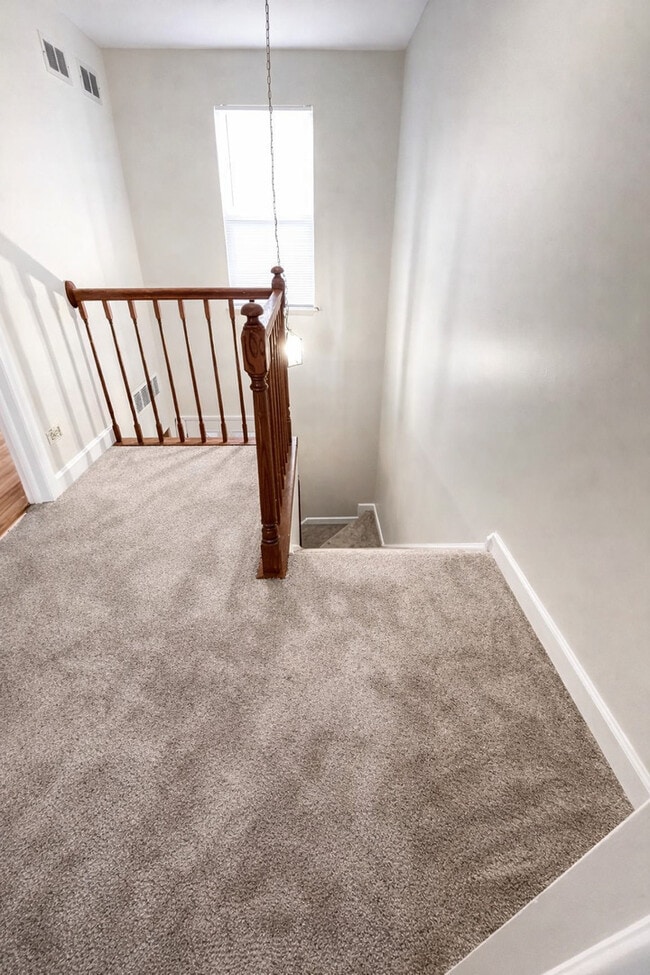 Building Photo - 219 Green Knoll Ln