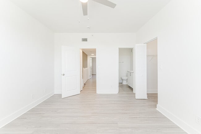 Building Photo - 20889 St Andrews Blvd