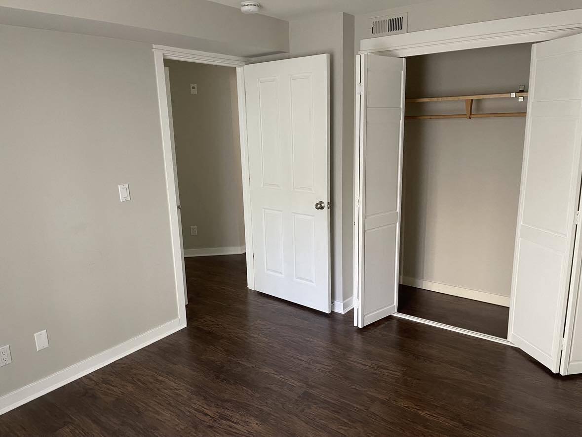 Building Photo - 622 6th Ave W