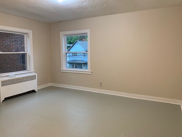 master bedroom - 804 Gaskill Ave