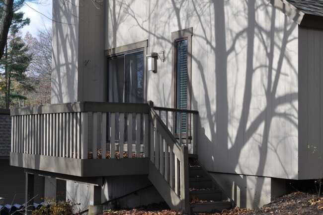 Building Photo - 29 Crocus Ln