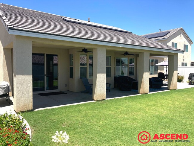 Building Photo - Elegant 3BD/2.5BA Home with Office Space in the Prestigious Highgate HOA Community!