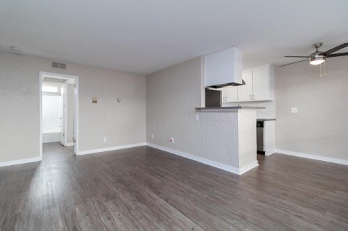 Building Photo - Corona del Norte