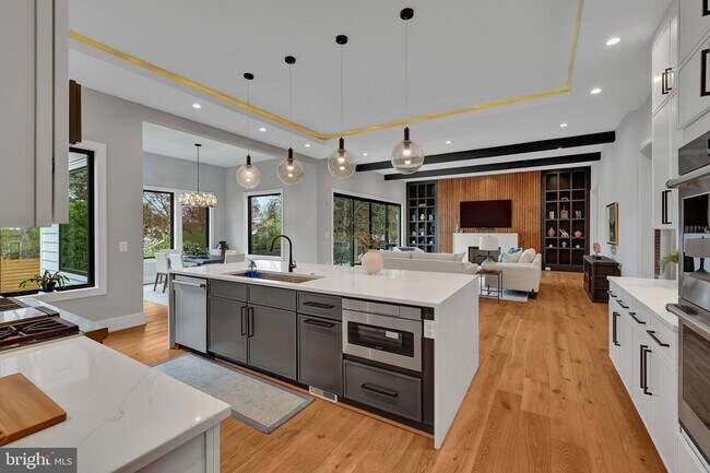 Building Photo - 1100 Balls Hill Rd