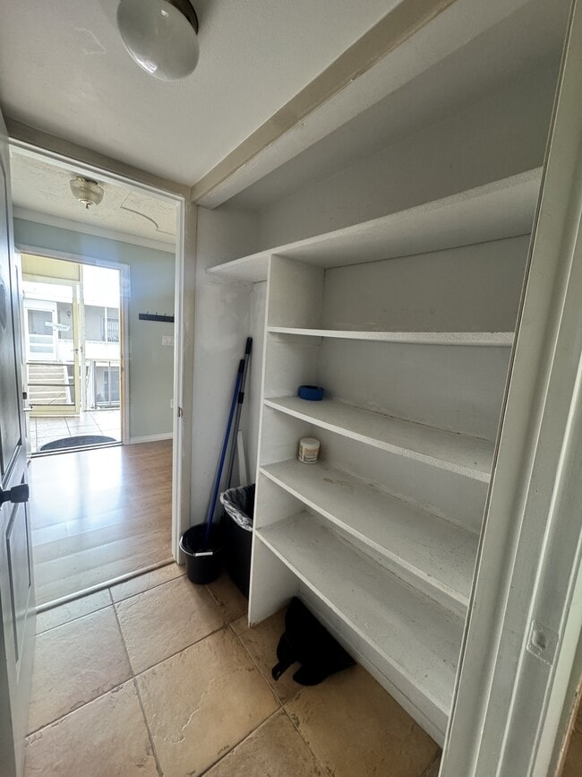 Building Photo - 3135 Shady Dell Ln