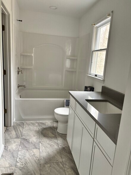 Building Photo - 16 Alpen Rose Way