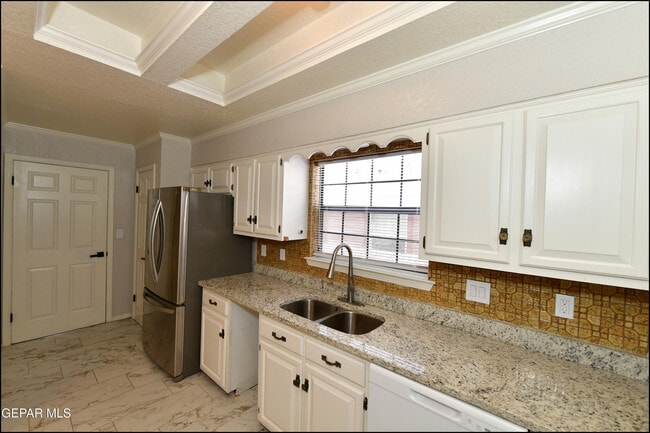 Building Photo - 5534 Oakbriar Cir