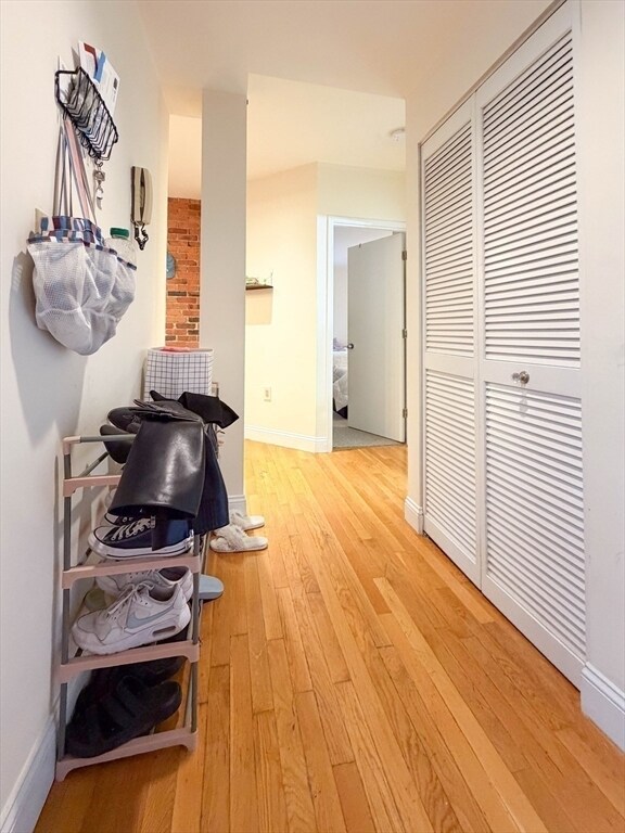 Building Photo - 84 Gainsborough St